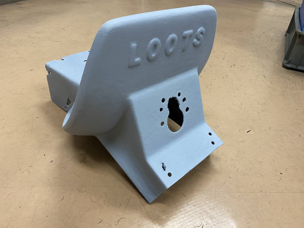 LOOTS ルーツテールカウル （目立った傷や汚れなし】LOOTSテール