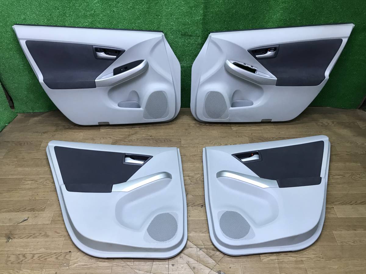 プリウスZVW30純正ドア 内張りパネル 一台分4枚セット