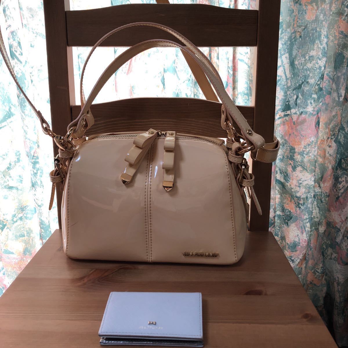 Jillstuart ジルスチュアート エナメルリボンノットバッグ 2wayハンドバッグ ショルダーバッグと名刺ケース カードケース の落札情報詳細 ヤフオク落札価格情報 オークフリー スマートフォン版
